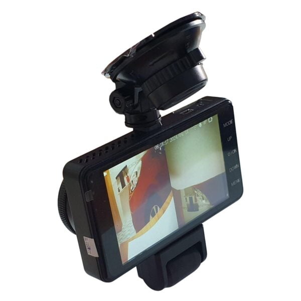 Camera hành trình ô tô A12pro 3 mắt màn hình 4in 82 Camera hành trình ô tô A12pro 3 mắt màn hình 4in