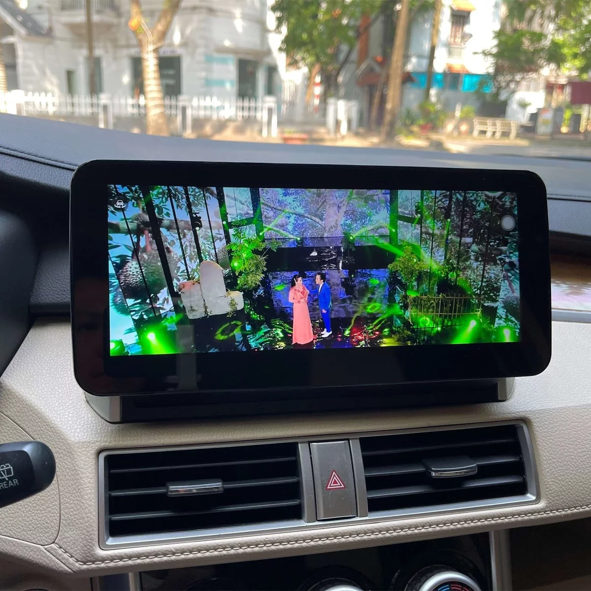 Mặt dưỡng màn hình ô tô Android 12.3 inch