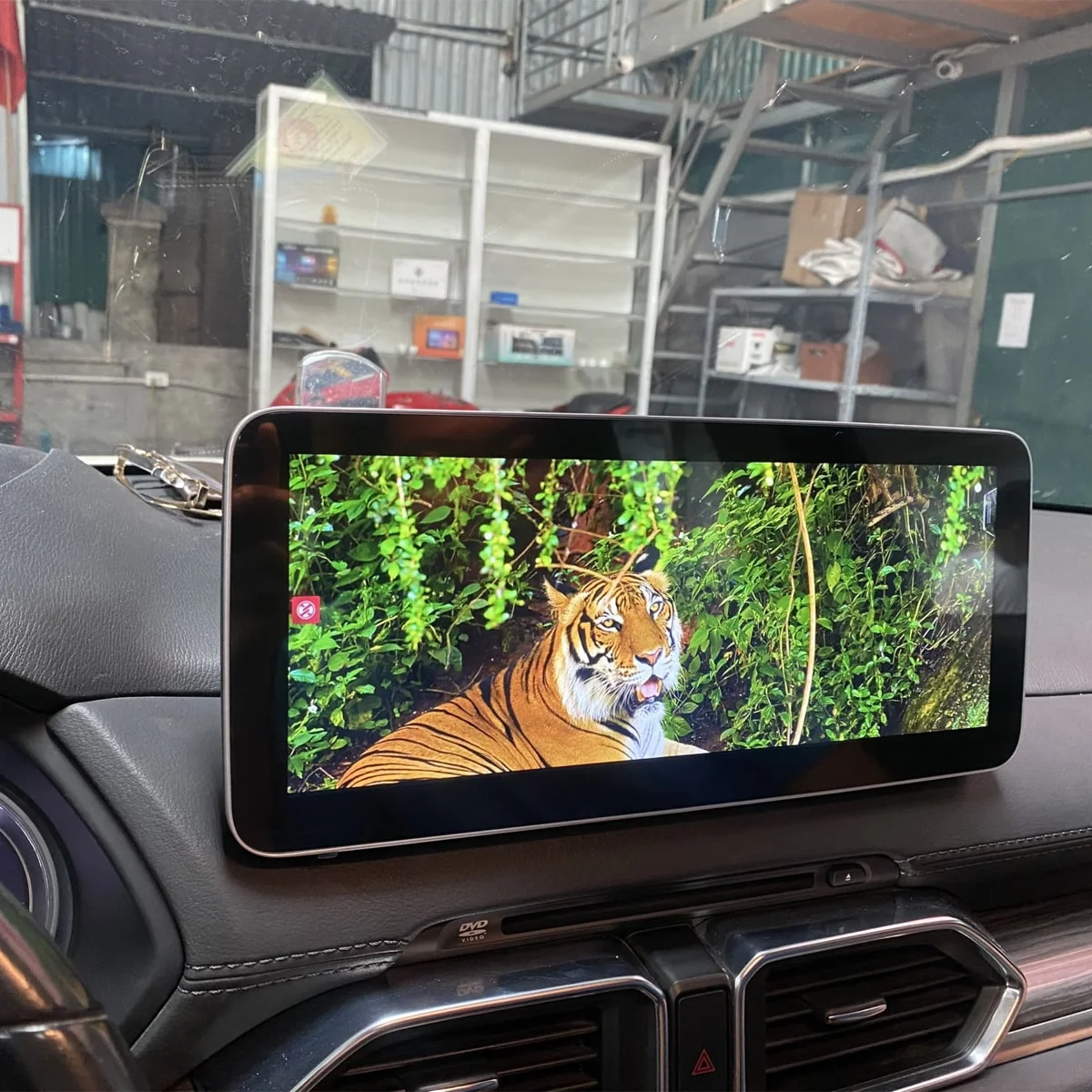 Mặt dưỡng màn hình ô tô Android 12.3 inch