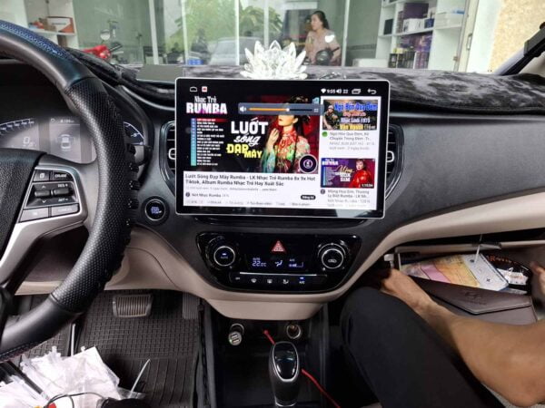 Màn hình Android ô tô 13 inch