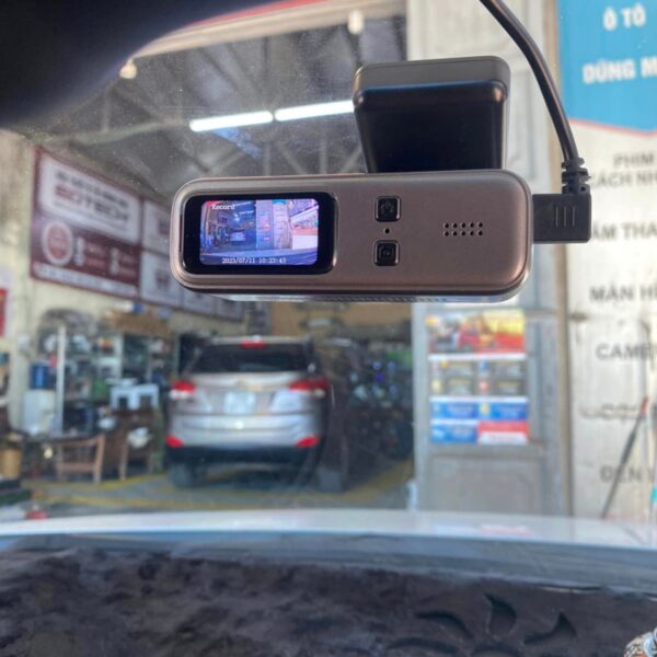 Camera hành trình Q6 ghi hình liên tục 24h